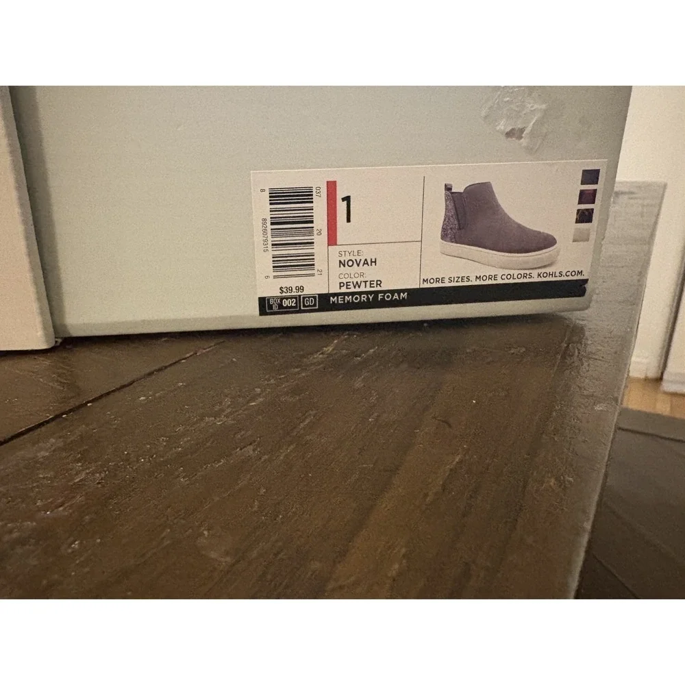 SO Novah Youth Girl Slip On Sparkle Boot Color Pewter. Size 1 NWT NIB